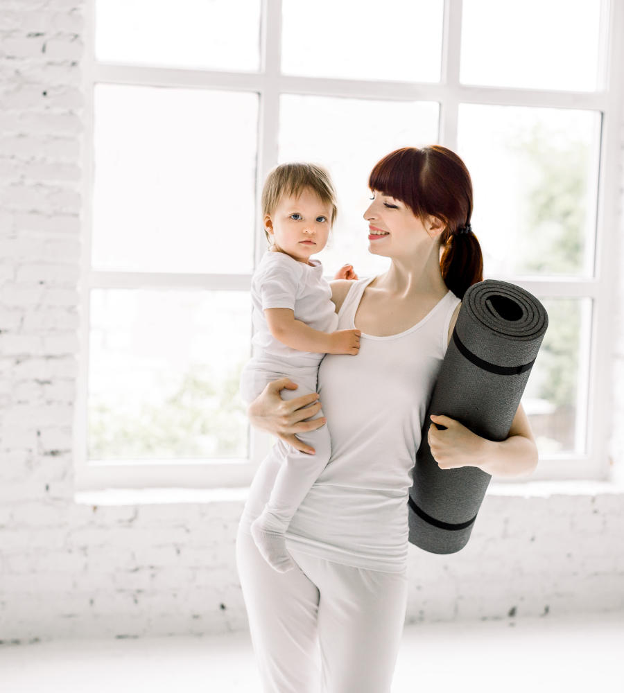 Doğum sonrası Postnatal Yoga pratiği
